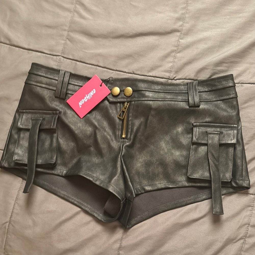 Edikted Gray Cargo Shorts with Edgy Design